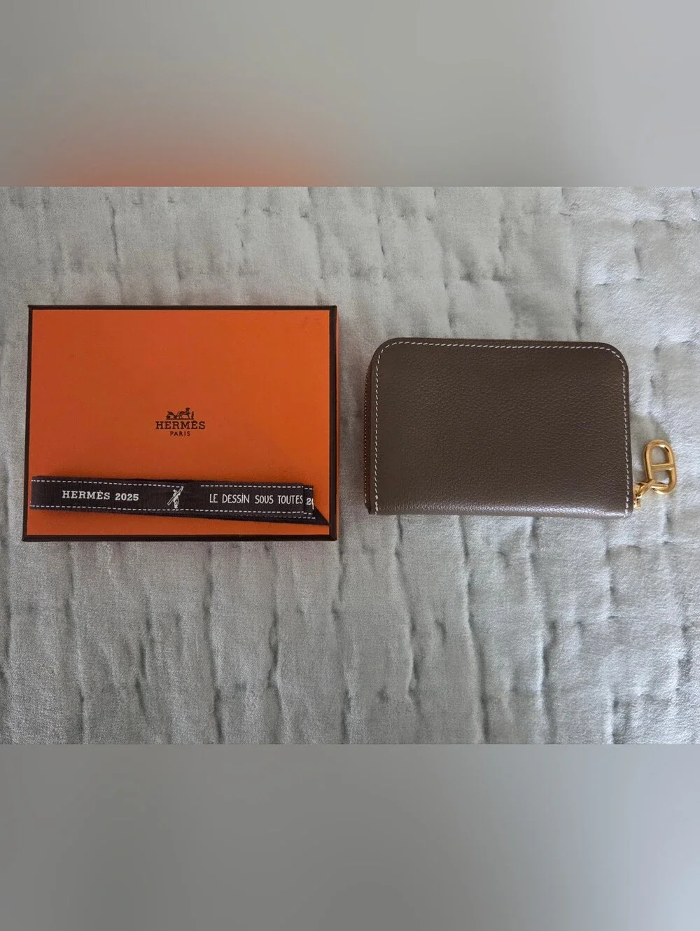 Hermes Chaine d'Ancre Zipengo cardholder